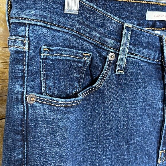 LEVI'S WOMEN'S SIZE 10R MID-RISE CLASSIC CASUAL EVERYDAY BOOTCUT JEANS - Picture 6 of 14